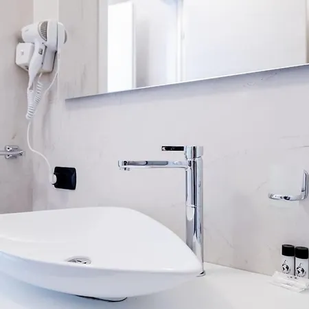 Ferienwohnung Be Happy - The House Of Travelers Como Exterior foto